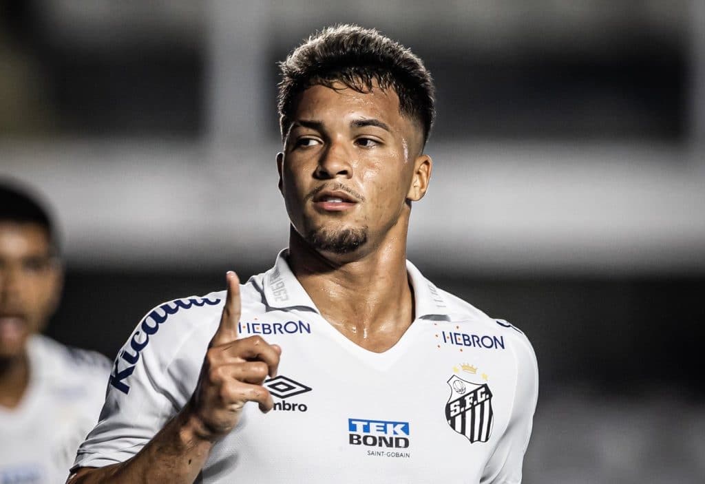 De saída? Jovem artilheiro do Santos deixa futuro em aberto