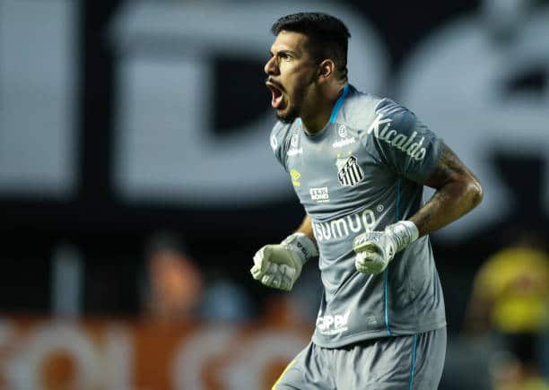 Paredão! Goleiro do Santos atinge marca surpreendente