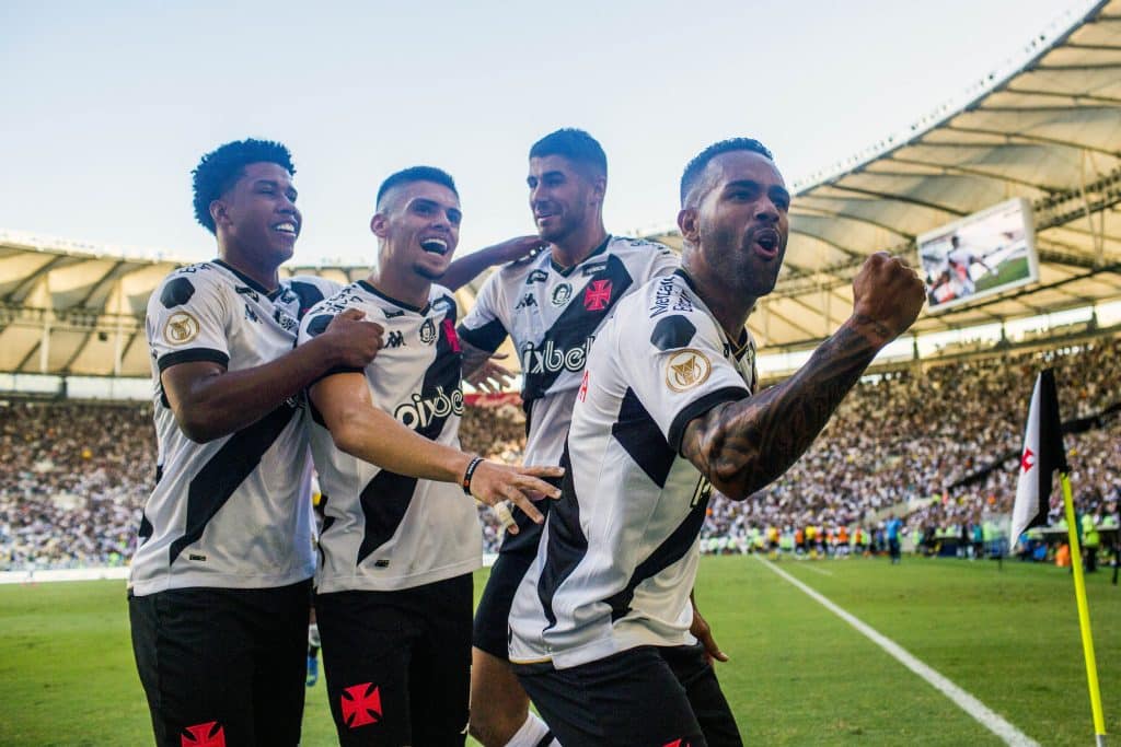 VALE ISSO? Salários dos jogadores do Vasco são expostos e surpreendem torcida