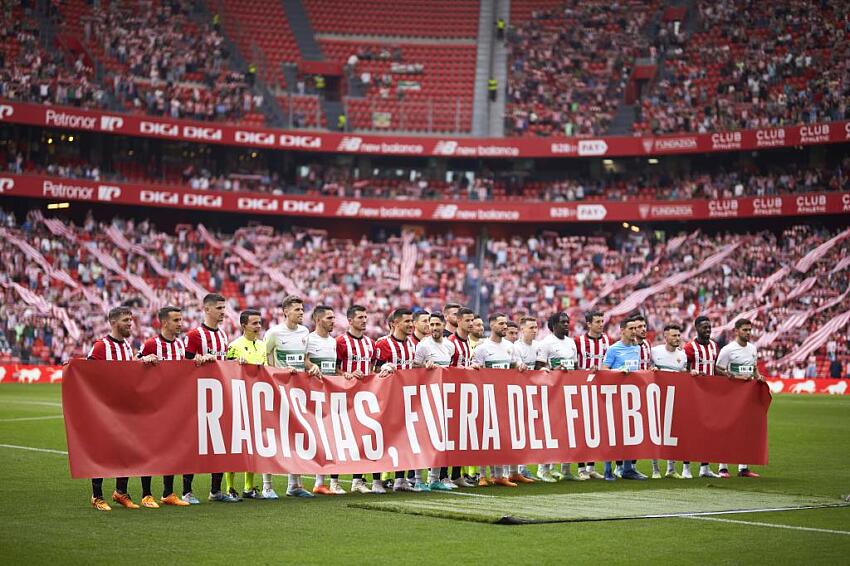 Racismo no futebol
