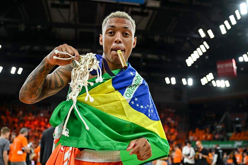 CHANCE DE OURO! Talento brasileiro treina em lendária franquia da NBA