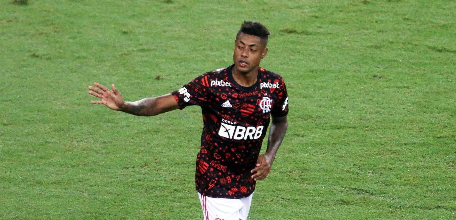 Bruno Henrique desmente Mauro Cezar ao vivo no Flamengo