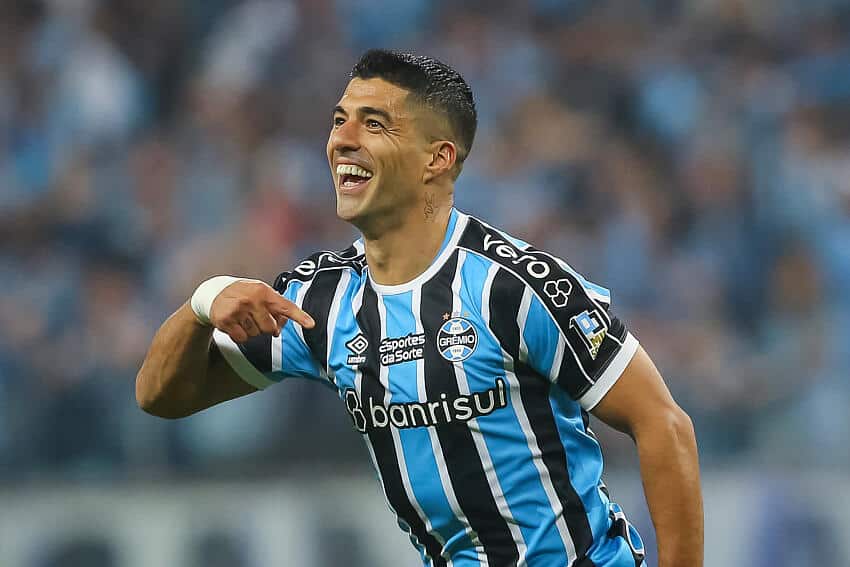 É MUITA GRANA, veja quais jogadores o Grêmio poderia comprar com a multa de Suárez