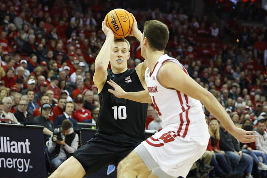 Conheça Joey Hauser, irmão de astro do Boston e que está no Draft da NBA