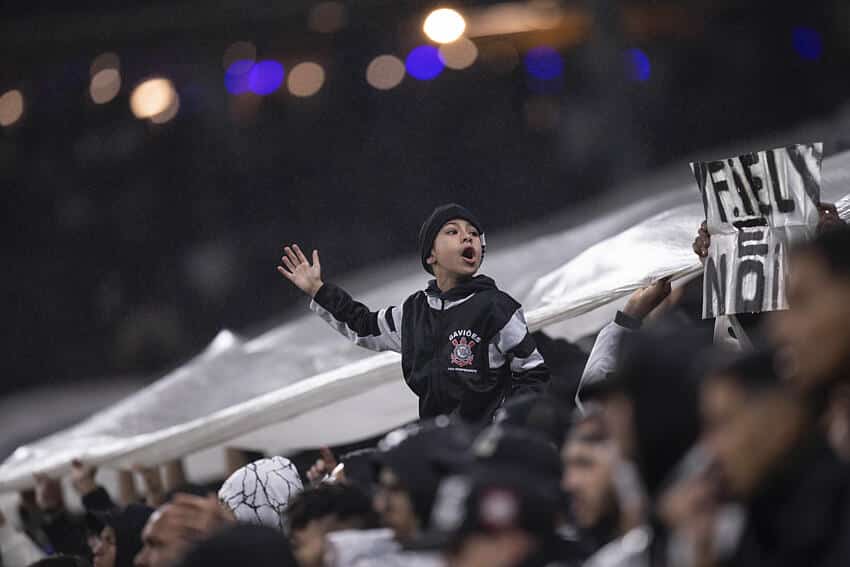 “Haja emoção”, torcedor do Corinthians ganha presente e se declara para o clube