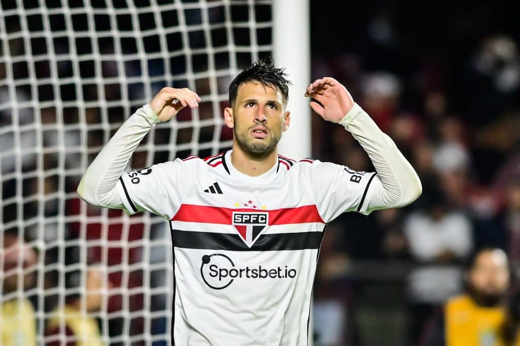 URGENTE! Neto traz ‘bomba’ sobre futuro de Calleri e choca torcida do São Paulo