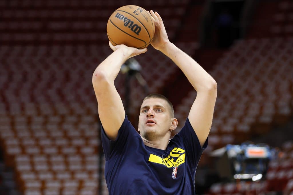 ABSURDO! Números de Jokic nos playoffs da NBA deixam todo mundo de ‘queixo caído’