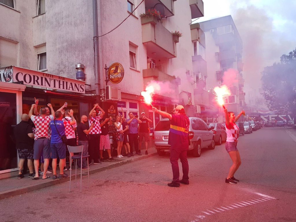 Se não tivesse fotos, ninguém acreditava: bar do Corinthians na Croácia vira febre na web