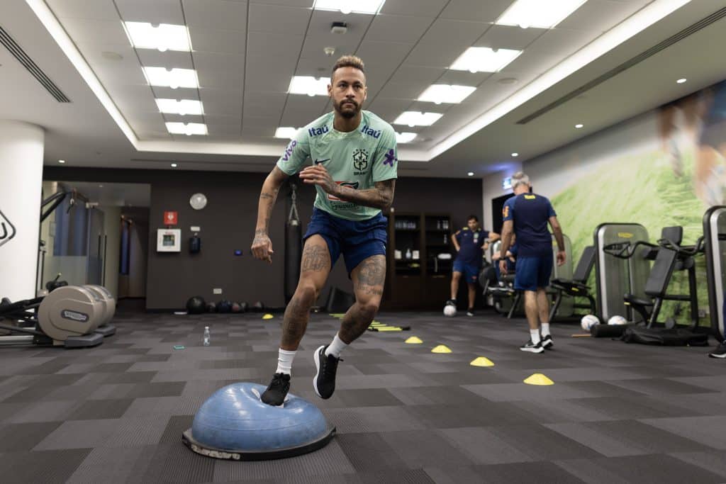 ‘Cadê vez mais próximo’, Neymar treina com velho amigo e especulações de mudança de clube aumentam
