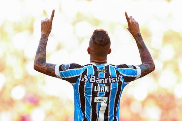 O bom filho a casa torna! Luan tenta alavancar carreira com volta para o Grêmio