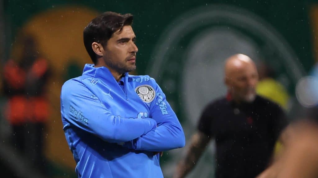 Foto: (Divulgação/Cesar Greco/Palmeiras) - Abel Ferreira foi absolvido pelo STJD nesta segunda-feira (10)
