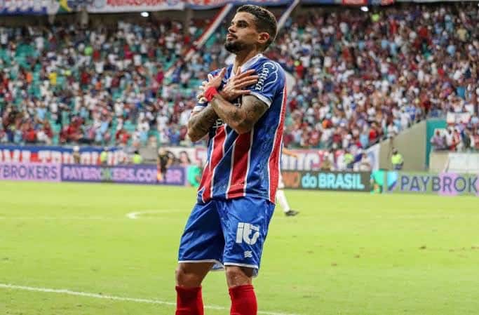 DESTAQUE APESAR DA DERROTA! Meia do Bahia agita a torcida com atuação contra o Grêmio; confira os números