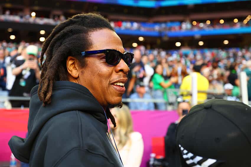 Jay-Z pode comprar gigante inglês e mira dupla brasileira