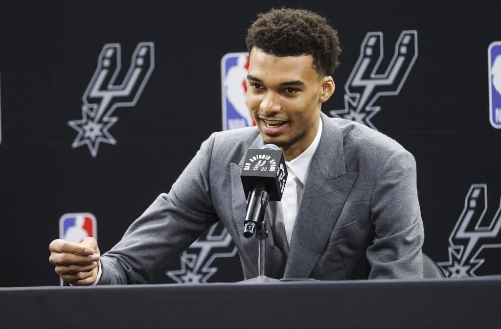 ALIEN! Wembanyama rouba a cena na Summer League e faz promessa ousada para NBA