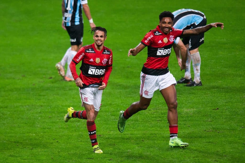Ídolo do Vasco, Edmundo crava acerto do clube com ex-Flamengo