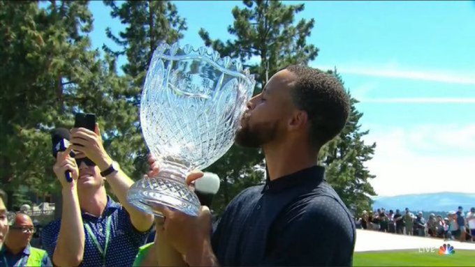 CAMPEÃO… E NÃO FOI NO BASQUETE! Stephen Curry vence torneio de celebridades e desempenho impressiona