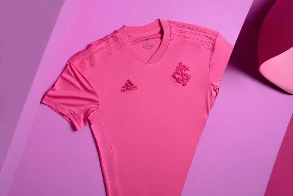 "Clima de Barbie"; relembre times brasileiros que já tiveram camisa rosa