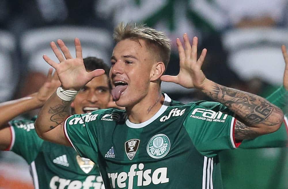 Foto: (Cesar Greco/Fotoarena) - Róger Guedes passou pelo Palmeiras