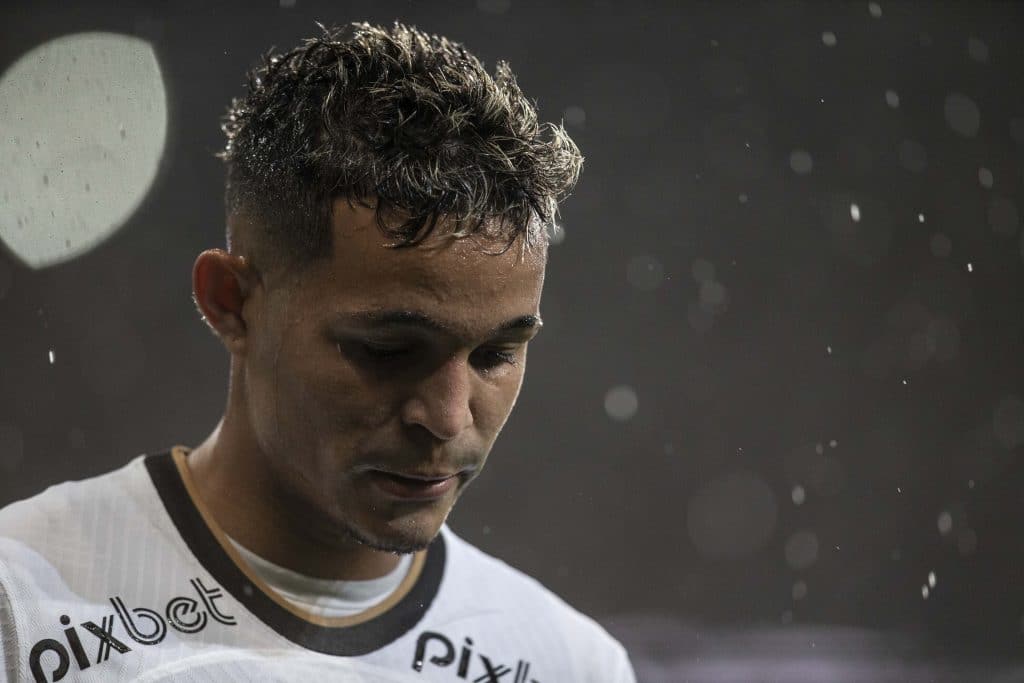 O dia que Adson recusou jogar no Real Madrid e garantiu uma fortuna ao Corinthians