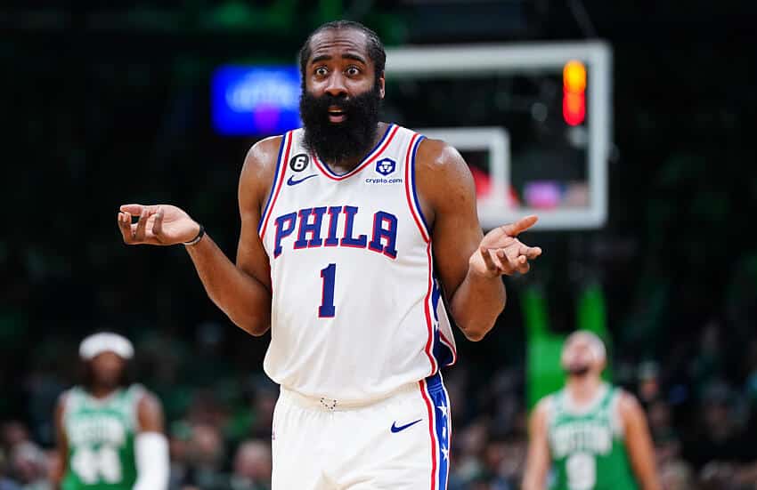 Ex-treinador de James Harden se manifesta em meio crise do atleta no 76ers