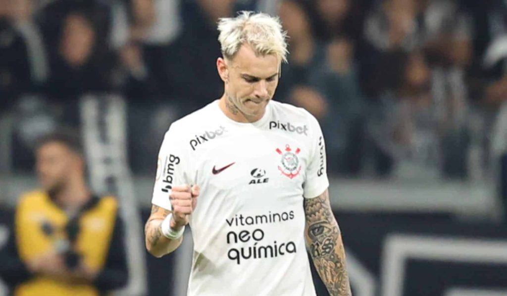 Foto: (Icon Sport) - Róger Guedes pode trocar o Corinthians pelo Al Ahli