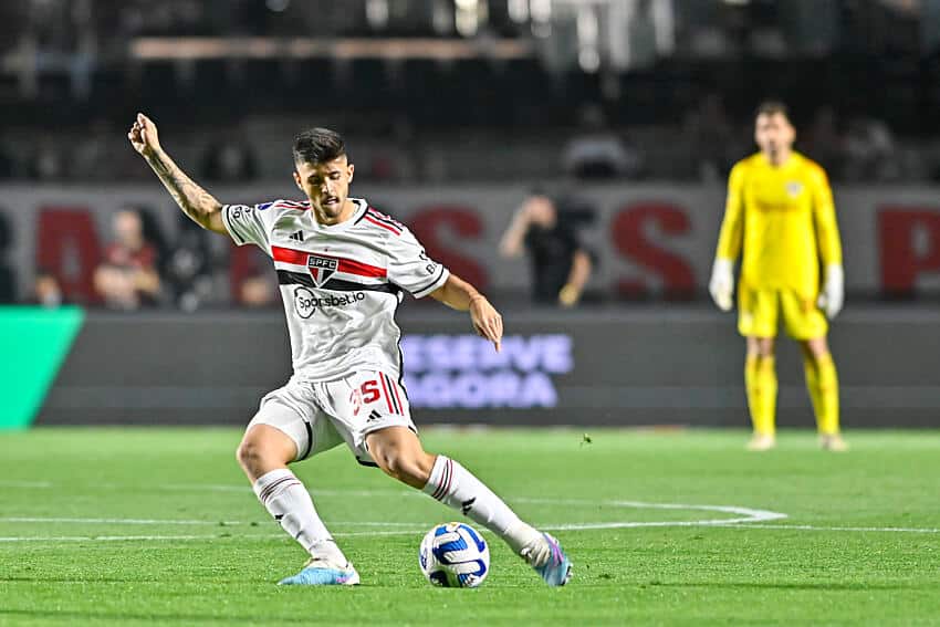 Pedaço do São Paulo na França? Atleta do Tricolor pode vestir a camisa de tradicional time francês