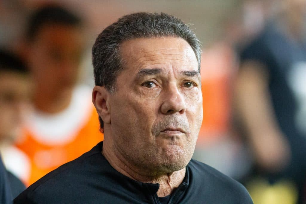 Luxemburgo não fica: nome do novo técnico do Corinthians para 2024 vaza na web