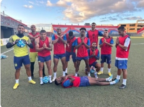 PEGOU MAL! Foto de time brasileiro gera polêmica após tragédia com adversário