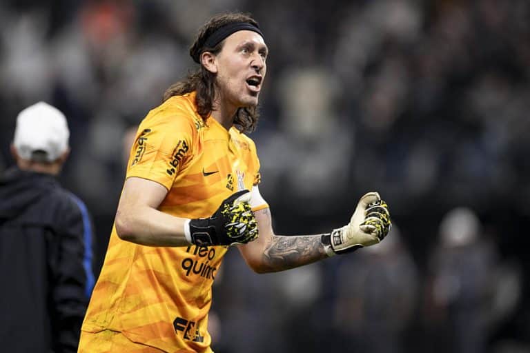 Cássio entra para o ranking de maiores pegadores de pênaltis da história do futebol