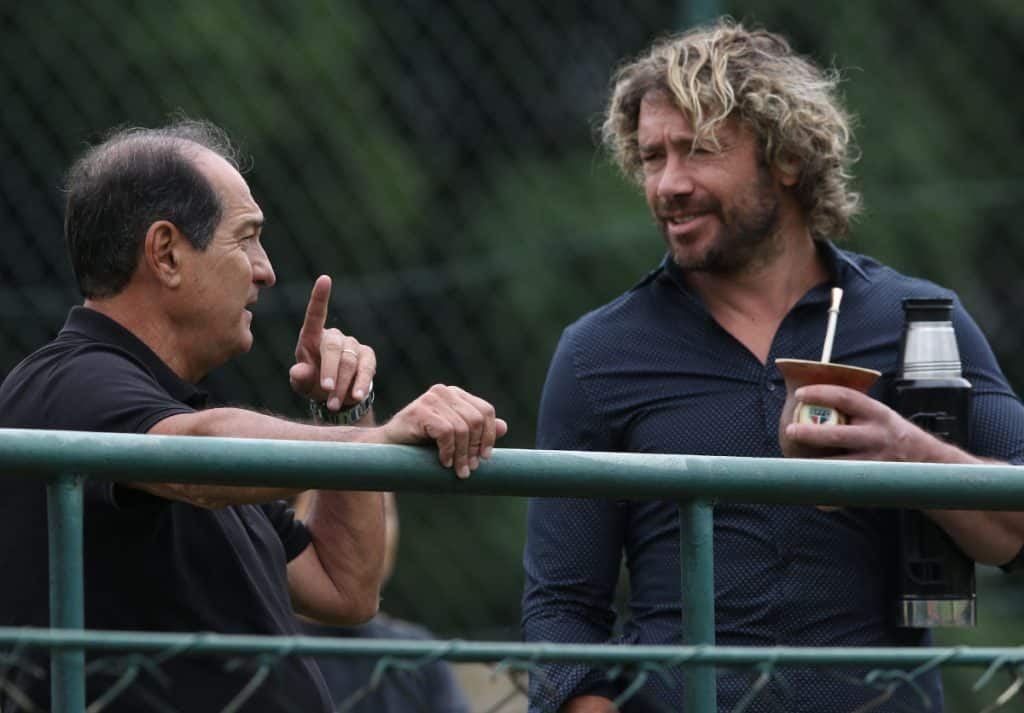 (Vídeo) Diego Lugano tem celular furtado por torcedor do São Paulo na Copa do Brasil