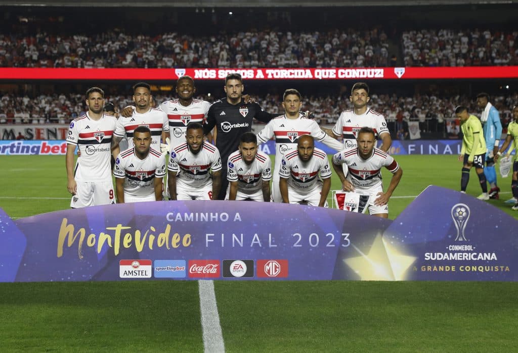 Salários dos jogadores do São Paulo são expostos e valores surpreendem torcida na web