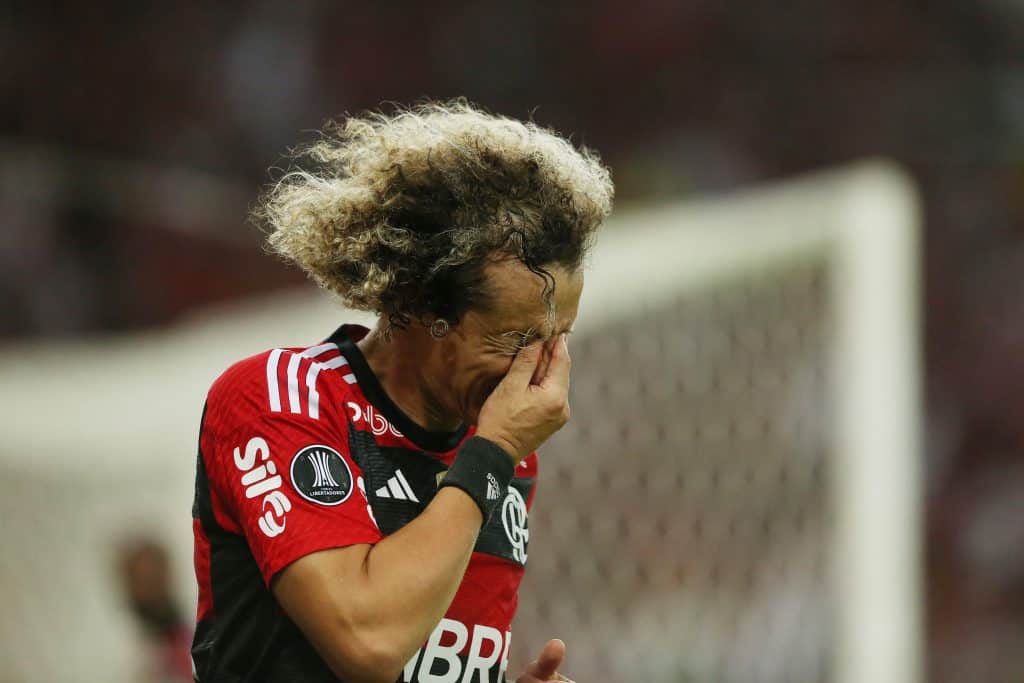 Foto: (Icon Sport) - O perfil de David Luiz publicou imagens em clima de 'adeus' ao Flamengo