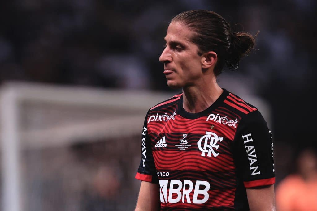 Foto: (Icon Sport) - Filipe Luís não gostou dos protestos da torcida do Flamengo