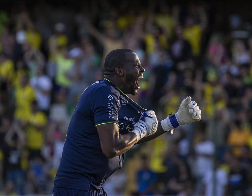 Goleiro do Grêmio dá relato emocionante sobre momento vivido na temporada