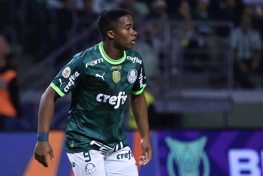 “PEPITA DE OURO”, veículo francês se rende ao talento de jovem do Palmeiras