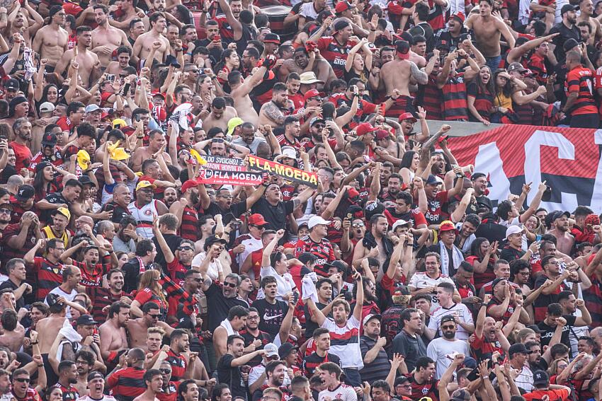 NÃO POUPARAM NINGUÉM! "Torcida do Flamengo PROTESTA antes de encontro com o Bahia no Maracanã
