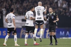 Conta de candidato à presidência do Corinthians ‘humilha’ titular de Luxemburgo