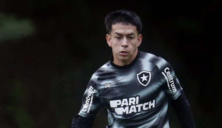 Foto: (Vitor Silva/Botafogo) - Segovinha virou assunto no Botafogo