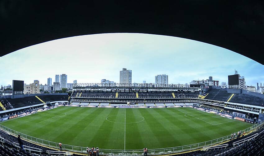 (Vídeo) ELE FEZ ISSO MESMO! Locutor do Santos PROVOCA o Vasco da Gama e leva torcida AO DELÍRIO