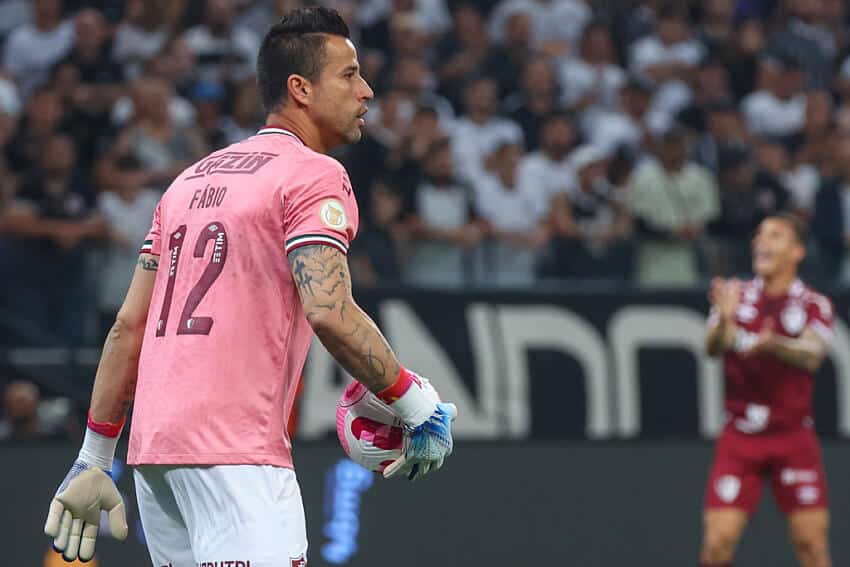 IMORTAL! Fábio pode atingir recorde ASSUSTADOR na Libertadores pelo Fluminense e se juntar a outras lendas