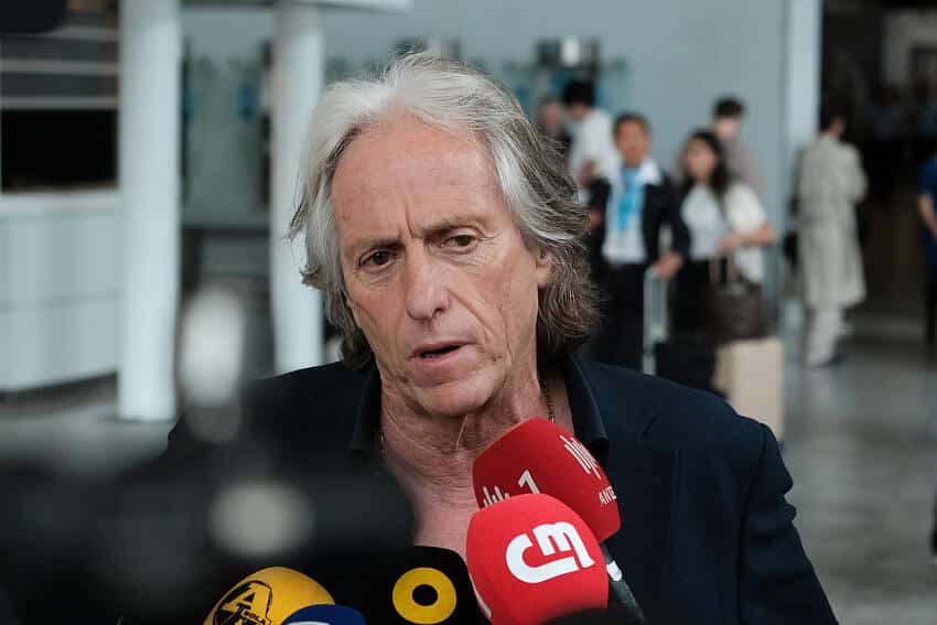 TRETA! Jogador sai FURIOSO e quase parte pra cima de Jorge Jesus