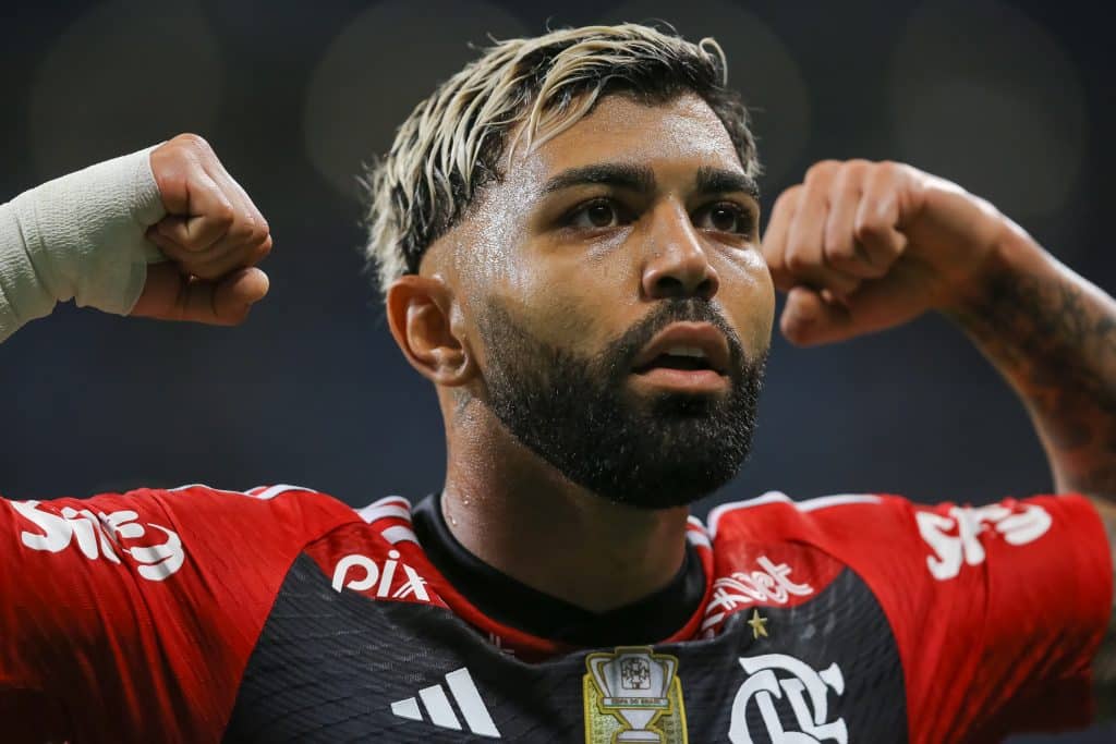 Recebia R$ 1,6 milhão, agora vai ser MUITO mais: novo salário de Gabigol no Flamengo é o MAIOR do Brasil