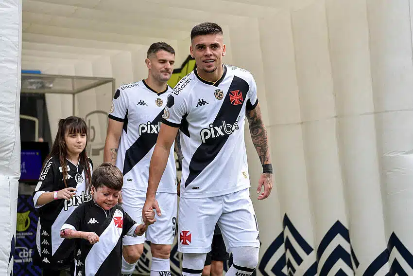 JOGA MUITA BOLA! Gabriel Pec do Vasco da Gama se destaca mesmo com time na ZONA DE REBAIXAMENTO