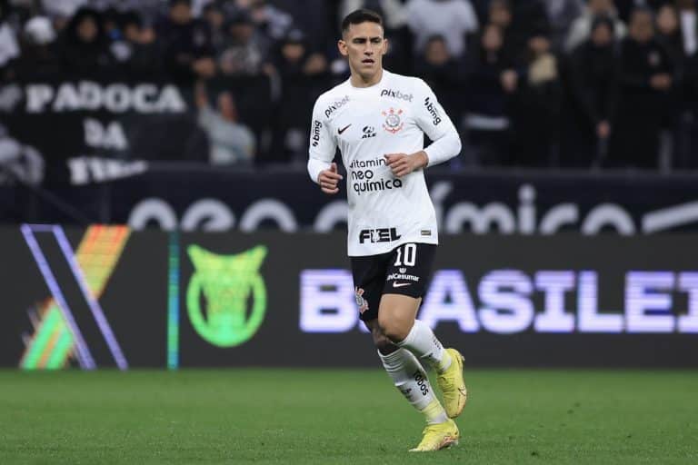Foto: (Icon Sport) - Matías Rojas está no centro das atenções no Corinthians