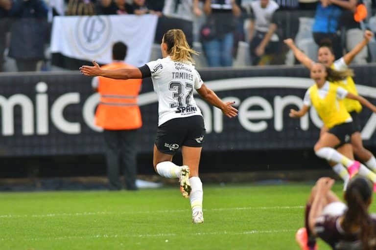 Corinthians vence Palmeiras e se torna MAIOR CAMPEÃO da Libertadores entre os brasileiros