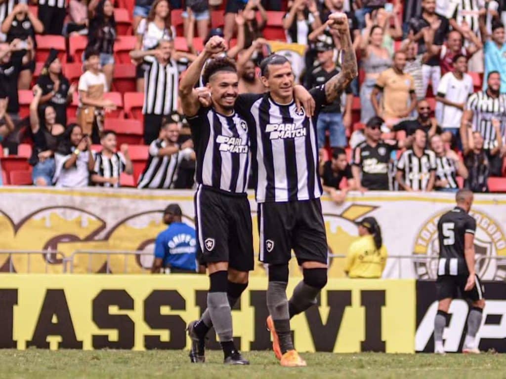 XERIFES ABSOLUTOS! Dupla de zaga do Botafogo DOUTRINA no Campeonato Brasileiro