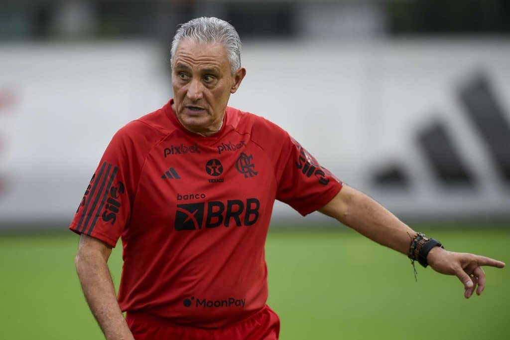 TA COM MORAL, HEIM? Jogador rasga elogios para Tite em primeiro treino no Flamengo